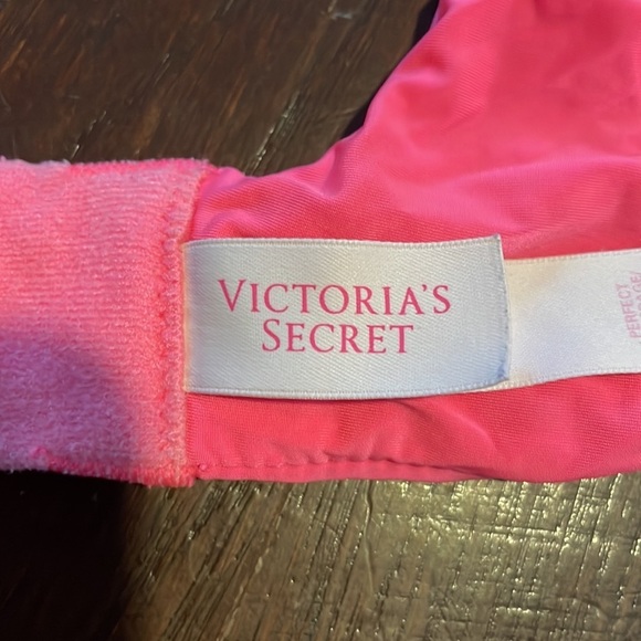 Women's Victoria’s Secret Perfect Coverage Lace Bra Lingerie 36D - Picture 14 of 16